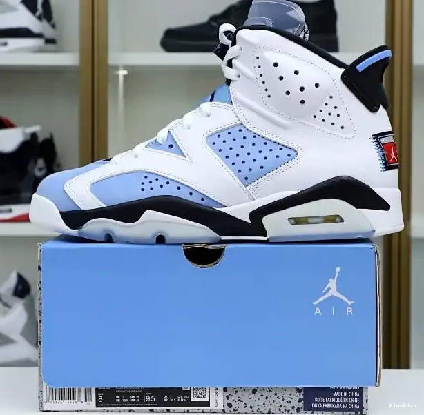 HOME' RETRO AIR JORDAN 6 'UNC 0405